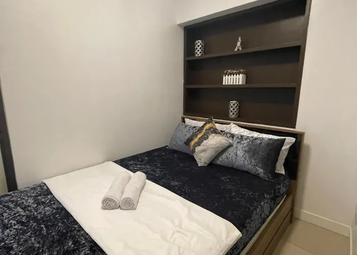 2bedroom With 2balcony With Pool View 1633-34 * Manila